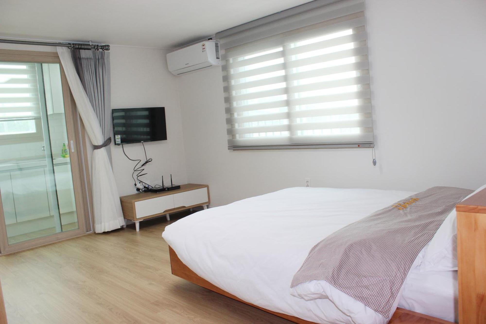 Jeju Aria Pension מראה חיצוני תמונה